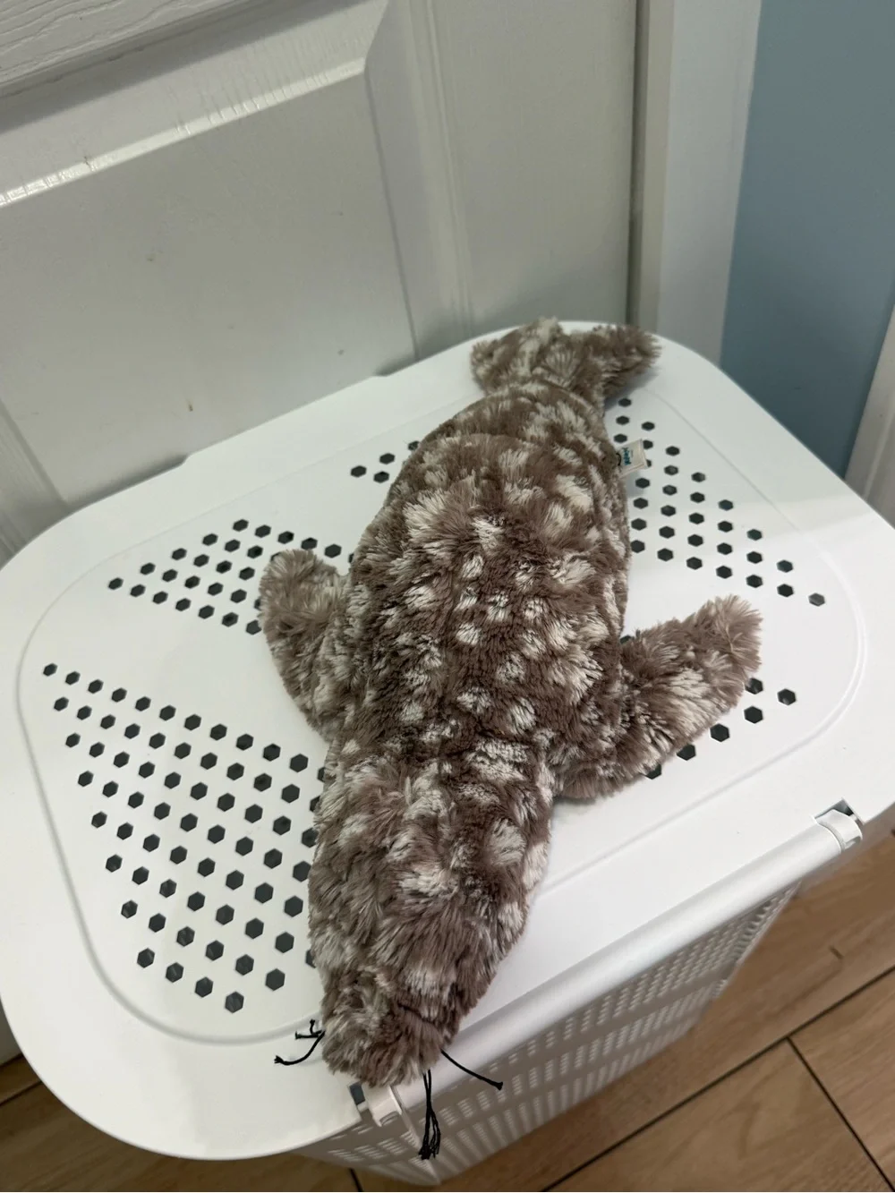 Jellycat Linus Leopard Seal Little 16” Retired Plush Stuffed Animal Soft Spotted